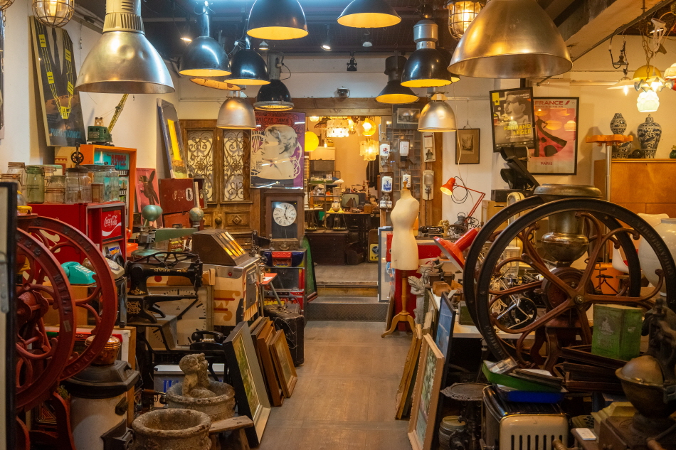 [Editor’s Insight] Affordable Shopping to Fashion Finds: Explore Korea’s Thrift Culture and Flea Markets